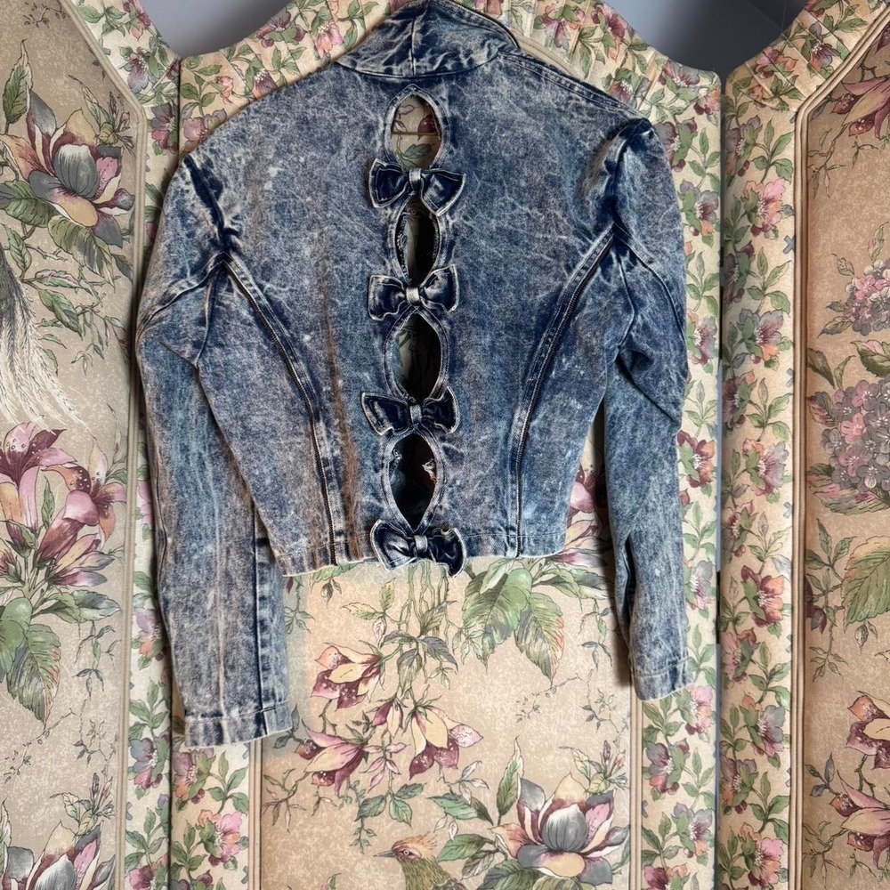 Vintage 80s Acid Wash Denim Jacket Cropped Bow Back Blue Medium